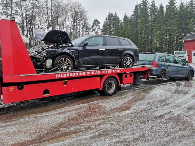 Skrota bilen Trollhättan med ersättning och hämtning