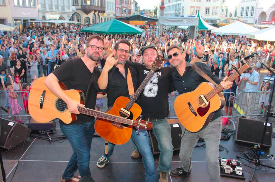 Endlich auch mal so ein Rockstar-Bild mit Publikum dahinter. Danke, Roland! (Foto: Roland Morgen / Trierischer Volksfreund)