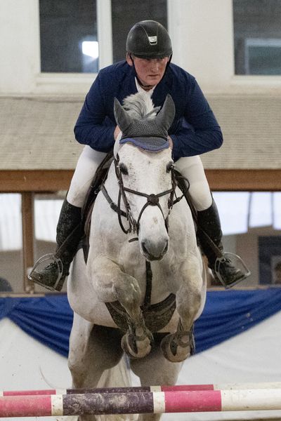 Springen in Zeiskam- Michael Hoffmann gewinnt mit Connetto