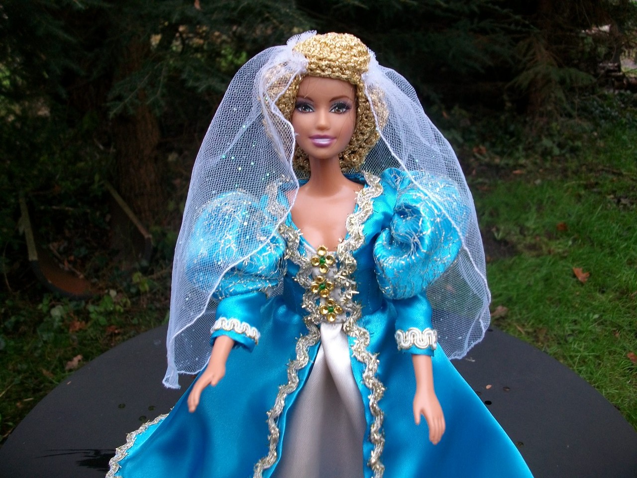 Oma Barbie wird ordentlich durchgezogen Oma Barbie wird ordentlich durchgezogen
