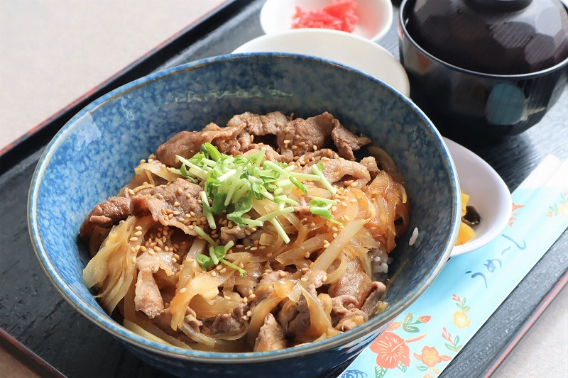 あぐー焼肉丼820円