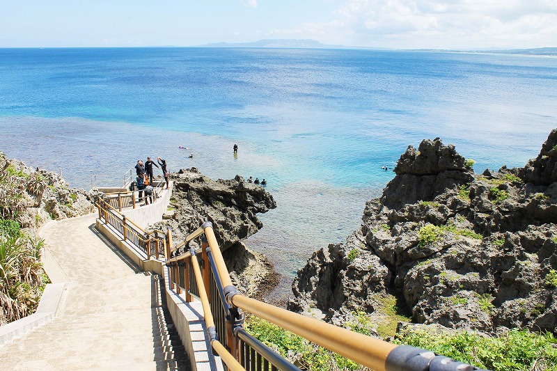 真栄田岬の階段