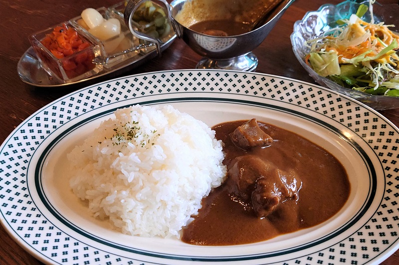 【北中城ランチ】高台の絶景もごちそう！「欧風カレー喫茶フランクリン」こだわりの欧風カレーは何度食べても幸せの味