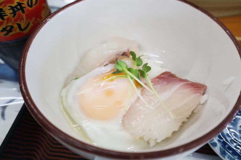 温玉乗っけ丼、美味しいです！