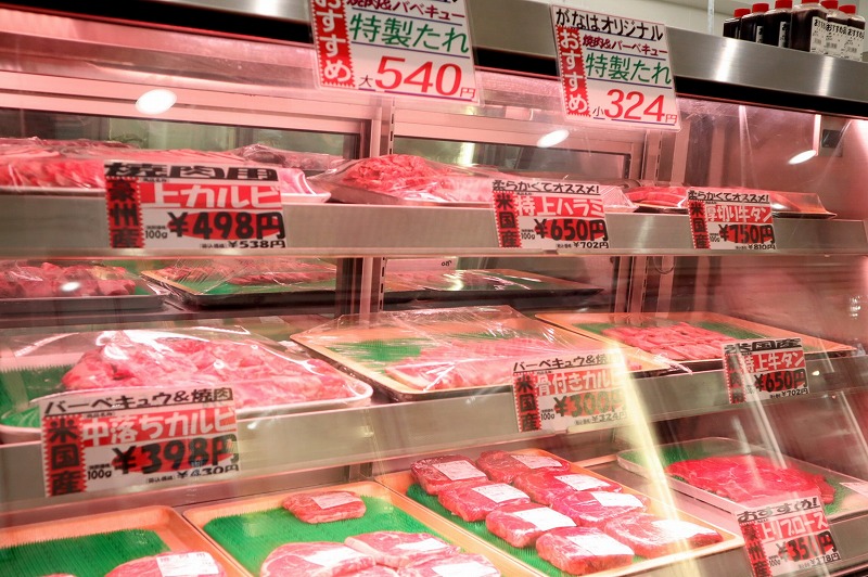 沖縄・名護市「JAファーマーズマーケット はい菜！やんばる市場」では沖縄県産のバーベキュー食材が完璧に揃うので北部のコテージ泊におすすめ。写真