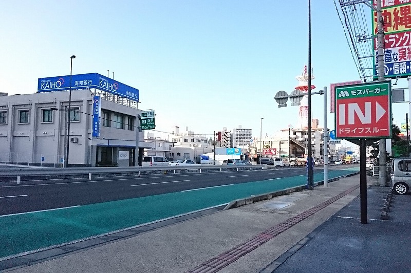 宜野湾大謝名交差点近く