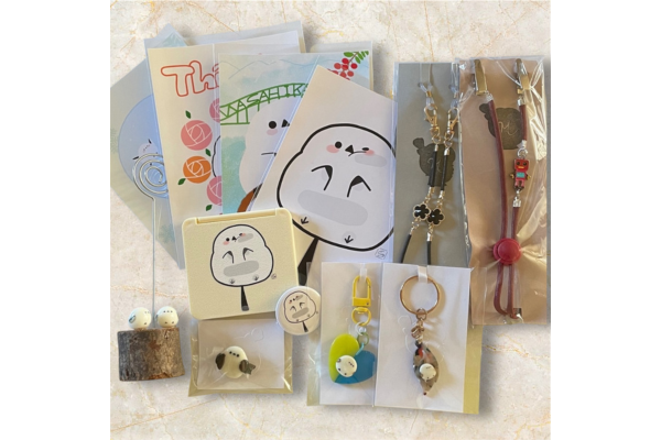 <div style=" font-size:10px; font-weight:bold;">strap&charm Ｍ<br>小物</div>