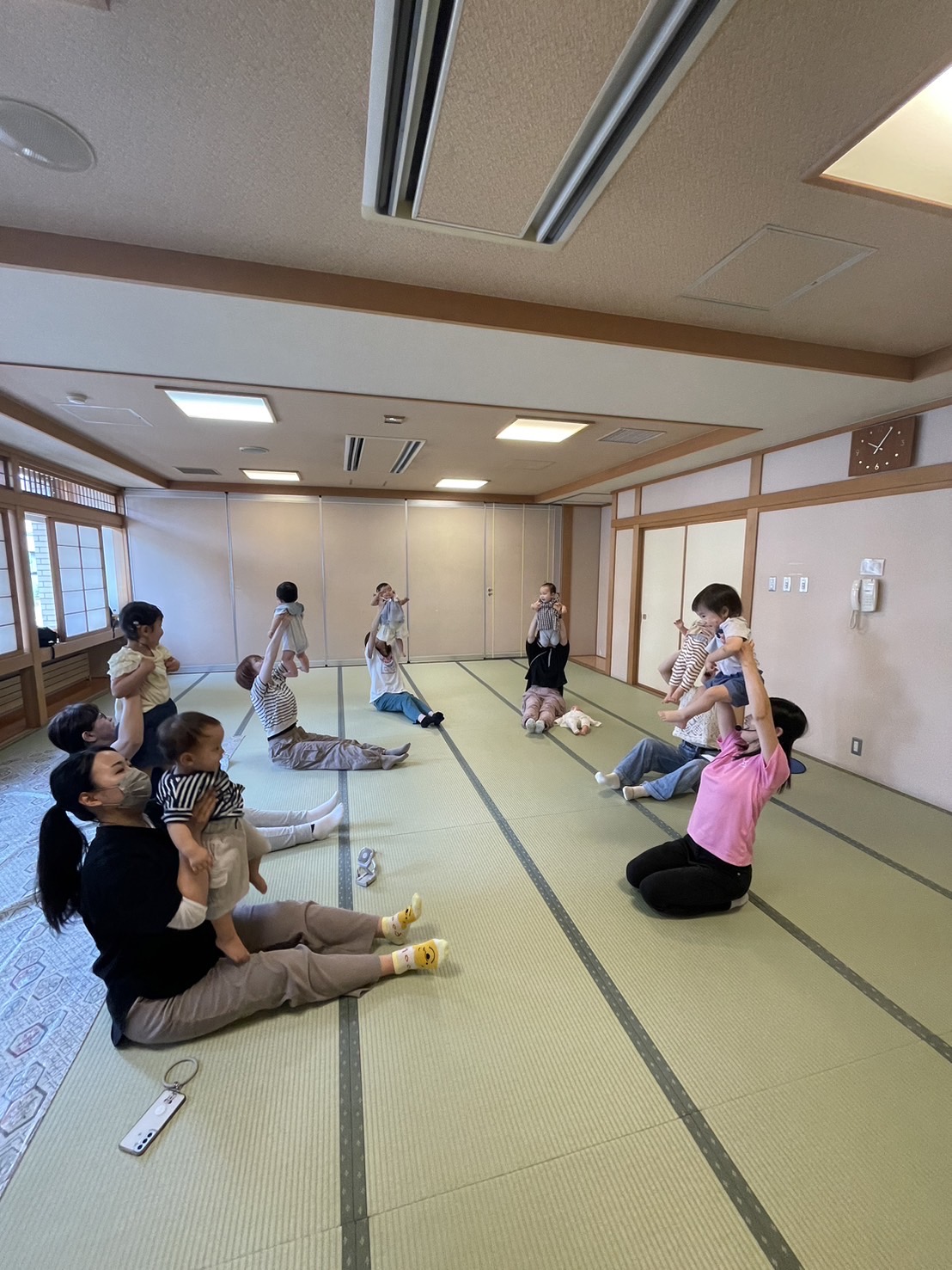 <div style=" font-size:10px; font-weight:bold;"> 11:30〜親子リズム体操 <br /> "親子体操をはじめ、音楽のリズムに合わせて楽しく運動します。 対象：2歳以上の親子" </div>