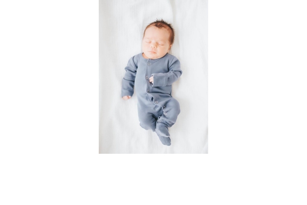 <div style=" font-size:10px; font-weight:bold;"> Footed Overall＆Cap </div>  <div style=" font-size:10px;"> 定番の足つきロンパースとキャップのセットです。オーガニックコットンなので安心してお使いいただけます。 </div>