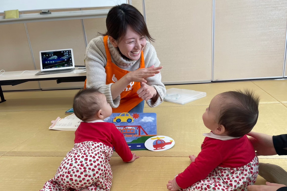 <div style=" font-size:15px; font-weight:bold;"> 13:30~「ベビーサイン体験会」</div>