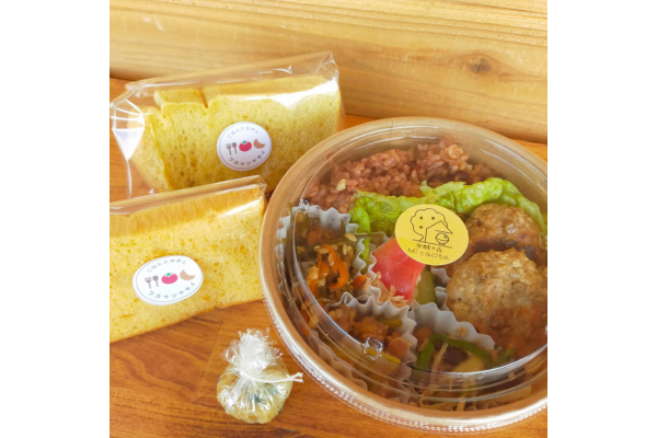  <div style=" font-size:10px; font-weight:bold;"> 発酵の森　Mi casita × ワカマツヤサイ </div>  <div style=" font-size:10px;">  若松野菜を使った発酵食のお弁当とシフォンケーキ </div>