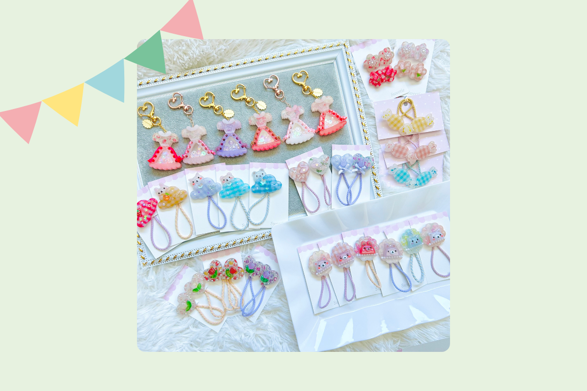 <div style=" font-size:10px; font-weight:bold;">Sweetie</div>  <div style=" font-size:10px;">【親子や姉妹でお揃いできる】をテーマにレジンヘアアクセサリーを販売していますSweetieです。ヘアゴムは全てゴム交換可能、ベビーヘアクリップは薄毛でもつけれるよう滑り止めつきです◎ぜひお揃いを楽しんでください♡</div>