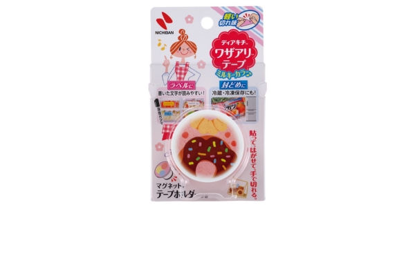 <div style=" font-size:10px; font-weight:bold;"> ディアキッチンワザアリテープ </div>  <div style=" font-size:10px;"> 貼ってはがせて、手で切れる！水に強く、冷蔵・冷凍利用できるキッチン用テープです。食品の袋の封どめはもちろん、保存容器やフリーザーバッグの日付・内容物のラベルなどにも使えます。離乳食の冷凍ストックにも大活躍。日付や食材名をメモして保存期間をしっかり管理できます。 </div>