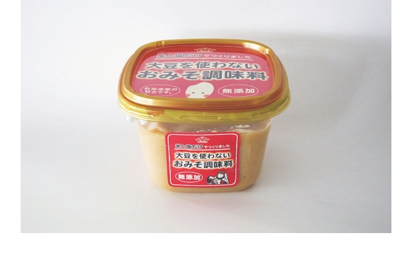 <div style=" font-size:10px; font-weight:bold;"> 大豆を使わないおみそ調味料 </div>  <div style=" font-size:10px;"> 大豆の代わりに玄米を使用し、みそ特有の濃厚な香りとまろやかな味はそのままにした、アレルギー対応食品です。 </div>