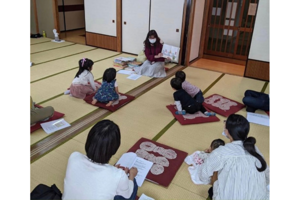 <div style=" font-size:10px; font-weight:bold;"> 親子愛が深まる「読み聞かせのやり方」講座 <br />【開催日時】11/22</div>