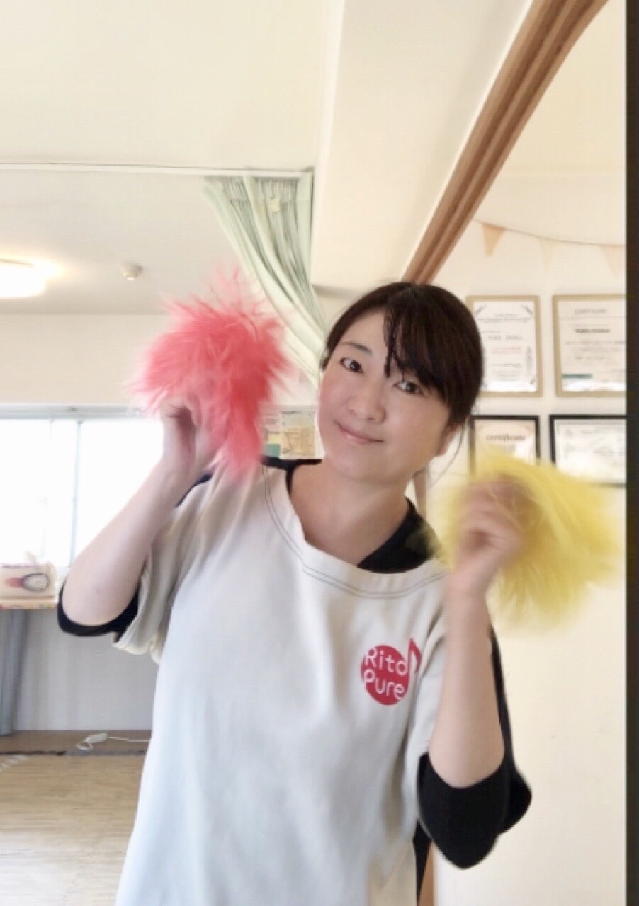 <div style=" font-size:10px; font-weight:bold;"> 11：30〜0歳から出来る親子リトミック体験（リトピュア） <br /> 楽しいだけじゃない！効果の出るリトミックレッスンです♪ ママが楽しいと子どもはもっと楽しい！ </div>