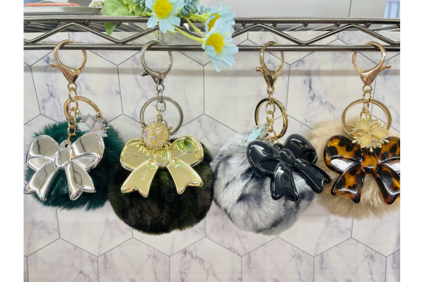 <div style=" font-size:10px; font-weight:bold;">HU handmade<br>アクセサリーハンドメイド</div>