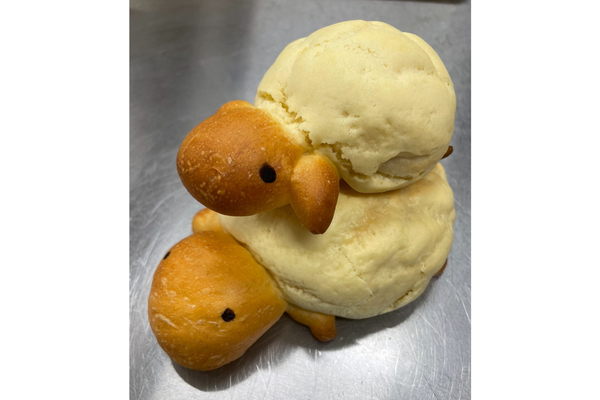 <div style=" font-size:10px; font-weight:bold;">ぱんとおやつの店はらっぱん</div>  <div style=" font-size:10px;">パン、焼菓子</div>