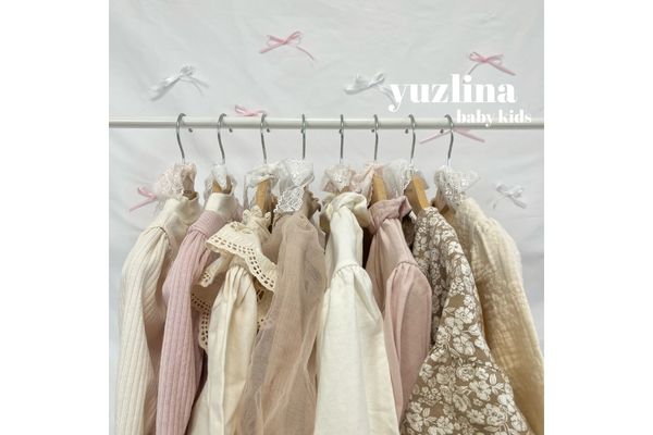 <div style=" font-size:10px; font-weight:bold;">yuzlina<br>韓国こどもふく</div>