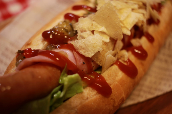 <div style=" font-size:10px; font-weight:bold;">PINE DINER</div> 