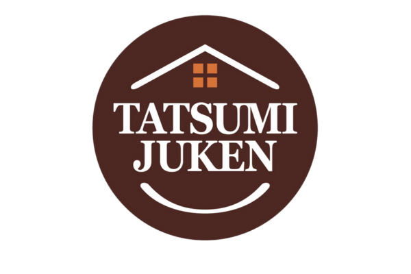 <div style=" font-size:10px; font-weight:bold;">辰巳住研株式会社 </div>  <div style=" font-size:10px;">辰巳開発グループの<br />イメージキャラクターポコちゃんとの写真撮影会や<br />「じゃんけん大会」で嬉しい景品をもらっちゃおう♪ </div>