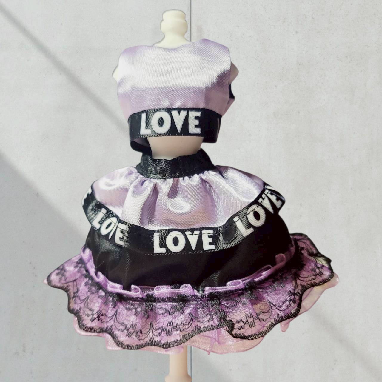 <div style=" font-size:10px; font-weight:bold;"> Handmade Shop MANA <br />ドール服</div>