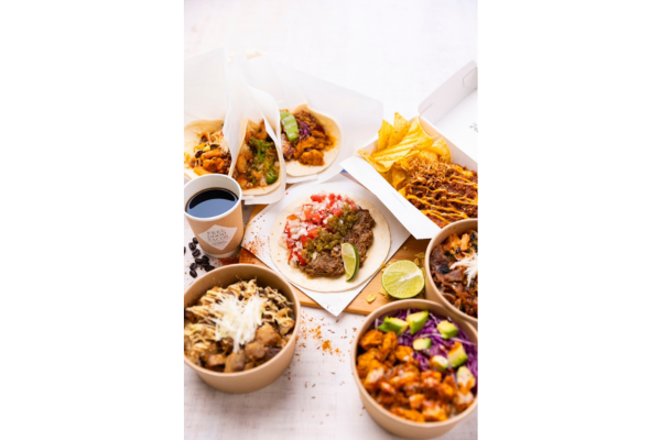 <div style=" font-size:10px; font-weight:bold;">Feel Good Tacos<br />本場アメリカのフードトラックで営業するTEX-MEX料理のTACO SHOP!!</div>
