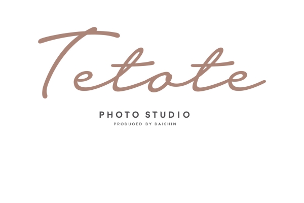 <div style=" font-size:10px; font-weight:bold;"> フォトスタジオtetote </div>  <div style=" font-size:10px;"> 家族で思い出に残る写真を撮ろう！無料撮影＆素敵なプレゼント♪ぜひ遊びにきてね！ </div>