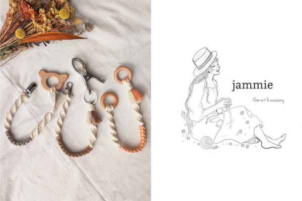 <div style=" font-size:10px; font-weight:bold;">jammie<br>マクラメで作るママのお役立ちアイテムのワークショップをさせていただきます。<br>おしゃれアイテムで、子育てがより一層楽しくなるようなベビーホルダーを作ります。<br>お好みのカラーの紐を選んでいただけるので<br>世界にたった一つのお子さまへのプレゼントを一緒に作りましょう♡</div>