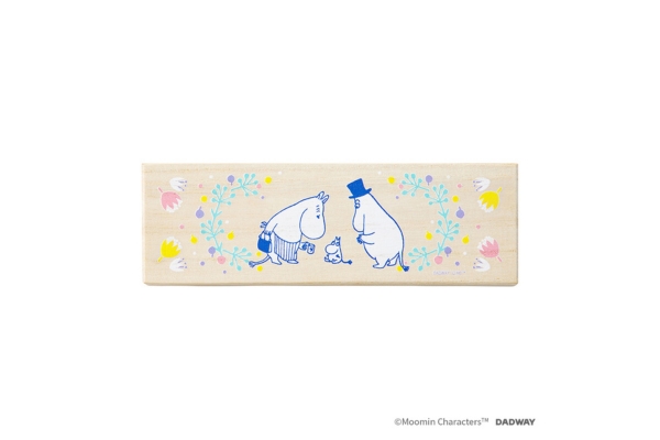 <div style=" font-size:10px; font-weight:bold;"> MOOMIN BABY 桐箱乳歯ケース/ムーミンファミリー </div>  <div style=" font-size:10px;">  お子さまの乳歯を大切に保管。<br> 歯を20本収納可能。<br> 桐は防虫効果や湿度を一定に保つなどの保管に適した特性を持ちます。 </div>