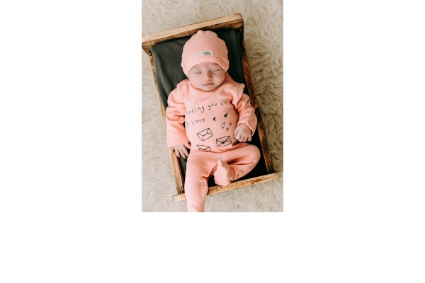 <div style=" font-size:10px; font-weight:bold;"> Graphic Footie </div>  <div style=" font-size:10px;"> 春らしいカラーのロンパースです。オーガニックコットンなのでベビーから安心してお使いいただけます </div>