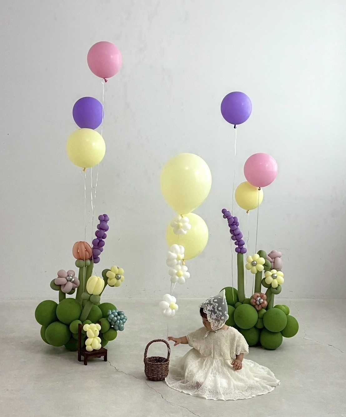 <div style=" font-size:10px; font-weight:bold;">@balloon_art_tokyo<br />Instagram(@balloon_art_tokyo) にて【子供だけでなく大人も楽しめるstylishでpopなballoons】を発信するballoon boy達。 誕生日や記念日にぴったりなインパクト抜群の大きな花束からイベント装飾まで、様々なご依頼に柔軟に対応可能。 特別な日に特別な人へ特別なballoonsを</div>