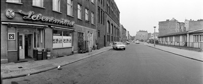 Hans Martin Sewcz (*1955) - Auguststraße, Berlin-Mitte, 1979 - Gelatin silver print - 22,3 x 29,4 cm - © Hans Martin Sewcz