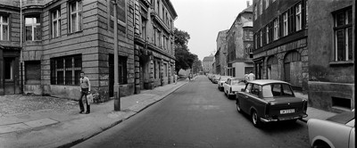 Hans Martin Sewcz (*1955) - Große Hamburger Straße, Berlin-Mitte, 1979 - Gelatin silver print - 22,3 x 29,4 cm - © Hans Martin Sewcz