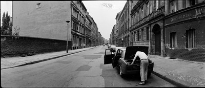 Hans Martin Sewcz (*1955) - Linienstraße, Berlin-Mitte 1979 - Gelatin silver print - 22,3 x 29,4 cm - © Hans Martin Sewcz