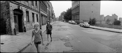 Hans Martin Sewcz (*1955) - In der Auguststraße - Gelatin silver print - 22,3 x 29,4 cm - © Hans Martin Sewcz