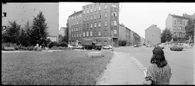 Hans Martin Sewcz (*1955) - Linienstraße, Ecke Ackerstraße, Berlin-Mitte, 1979 - Gelatin silver print - 22,3 x 29,4 cm - © Hans Martin Sewcz