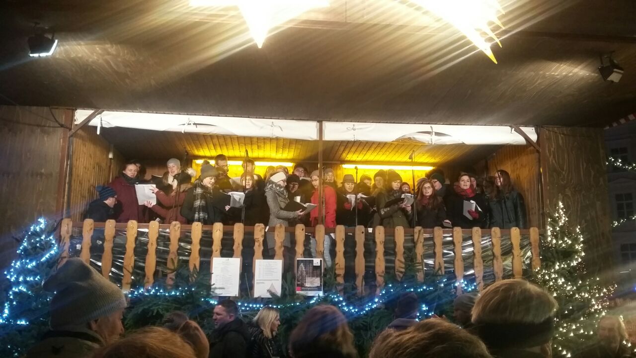 Weihnachtsmarktauftritt Neupfarrplatz Regensburg