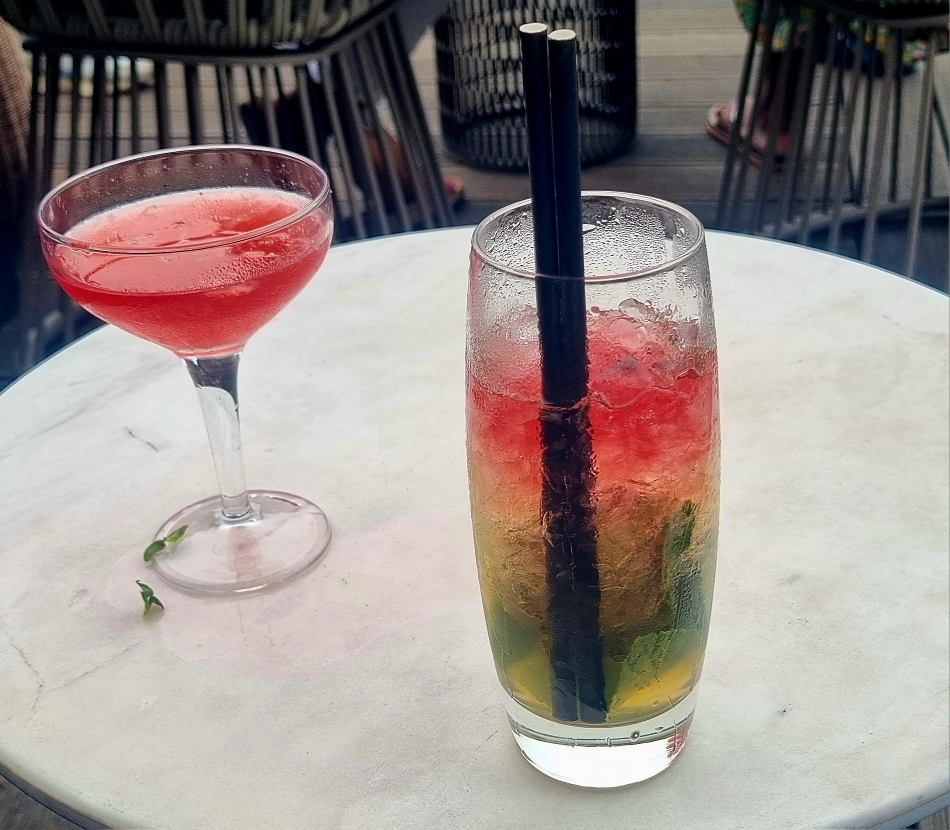 Ausklang des Abends mit einem Erdbeer Daiquiry für Thorsten und einem Virgin Mojito für mich. 