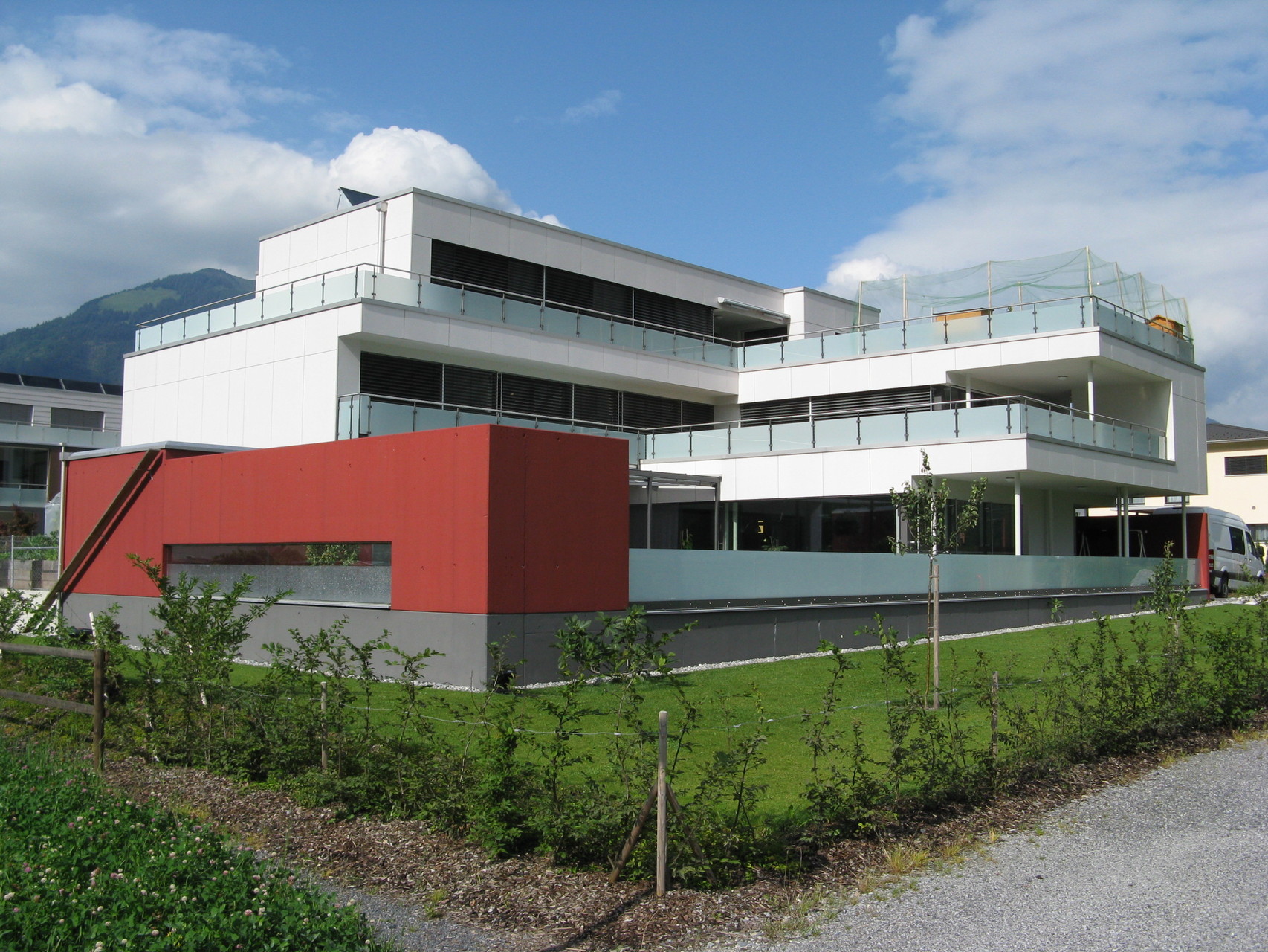 MFH Arenaweg Oberurnen - Erstes MINERGIE-P-MFH im Kanton Glarus