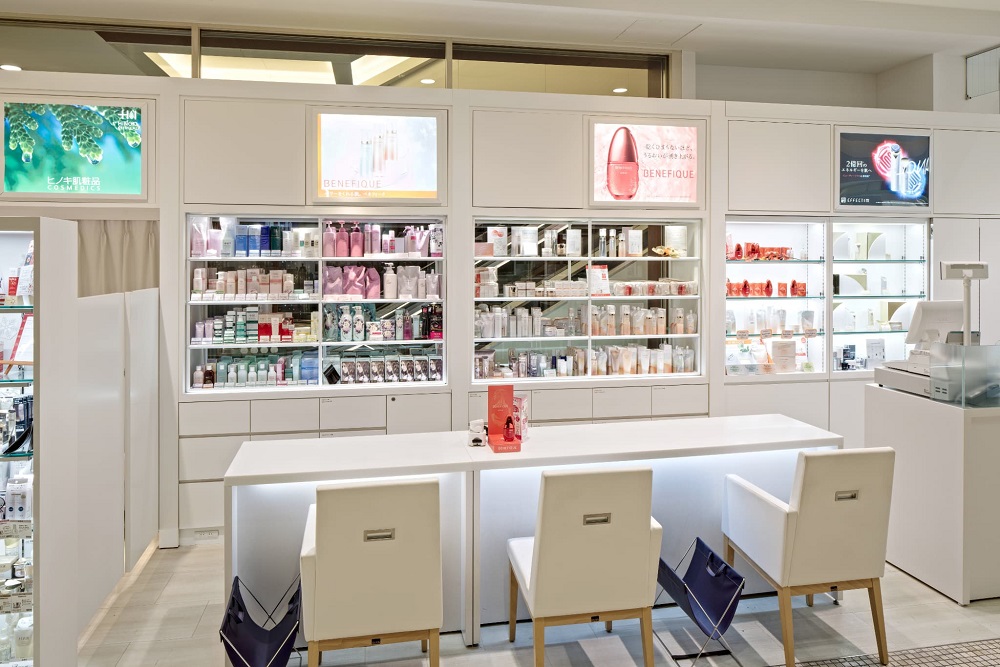 COSMETICSすずやモアーズシティ店