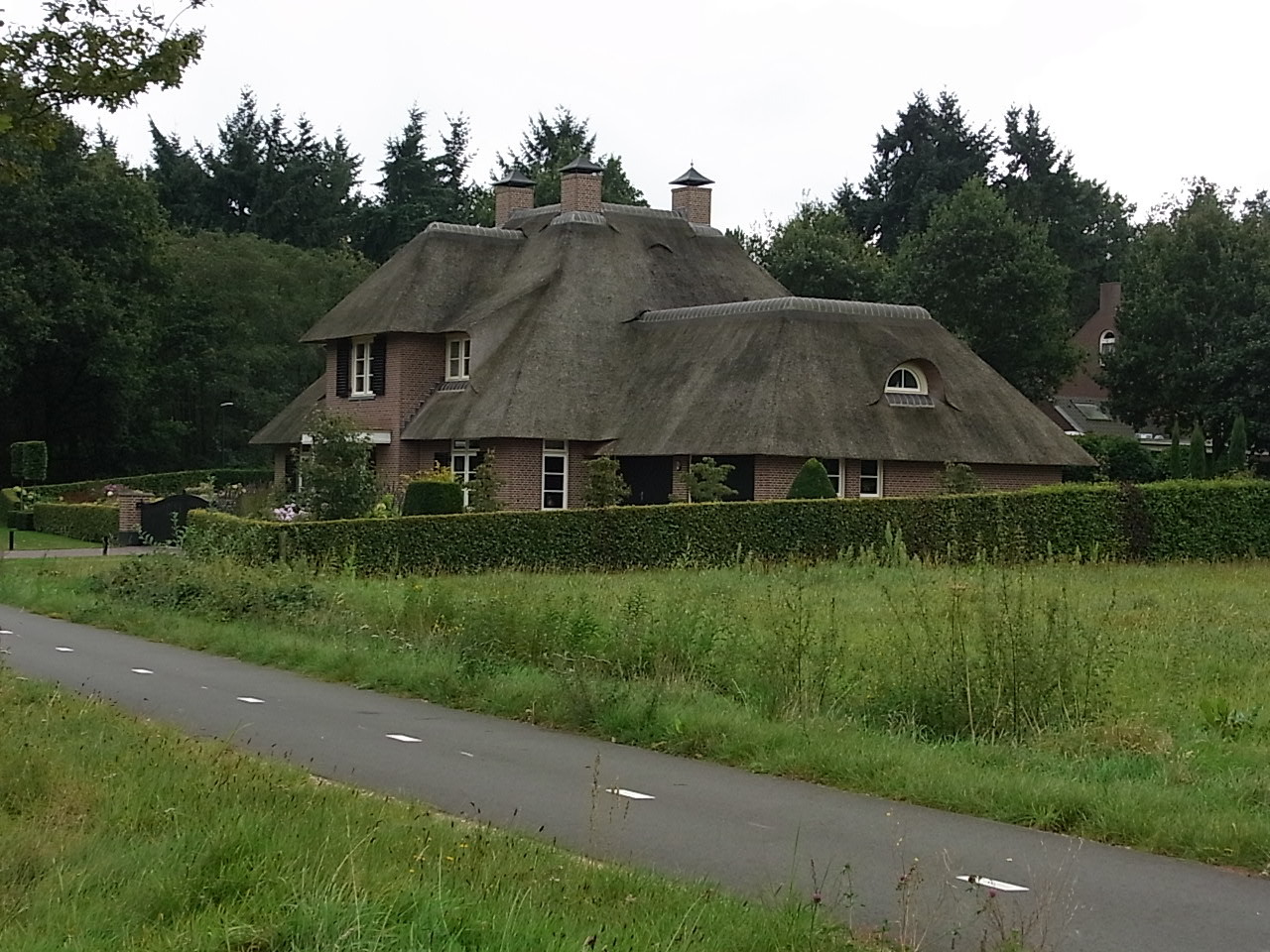 Schönes Haus an der Landstraße