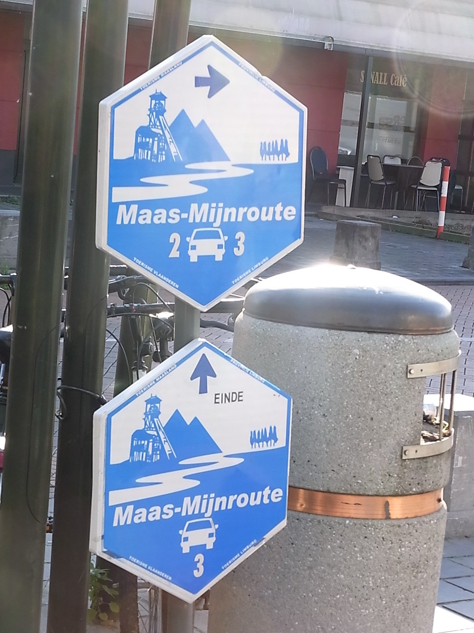 Beschilderung bei Maasmechelen (B)