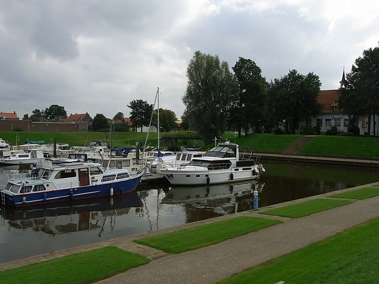 Kleiner Yachthafen bei Wanssum