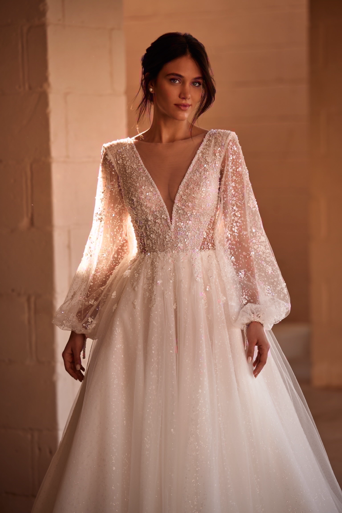 Hochzeitskleid Rosanna, Amore Collection, A-Linie Hochzeitskleid, Glitzer Hochzeitskleid, Hochzeitskleid mit Ärmel, Brautkleider Berlin, 