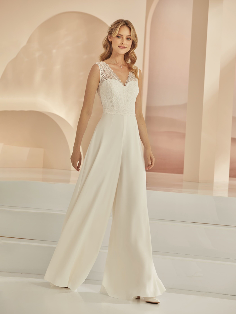 Braut Jumpsuit Danube von Bianco Evento bei Anactacia Berlin Brautmoden, Moderne Braut Jumpsuits in Berlin,