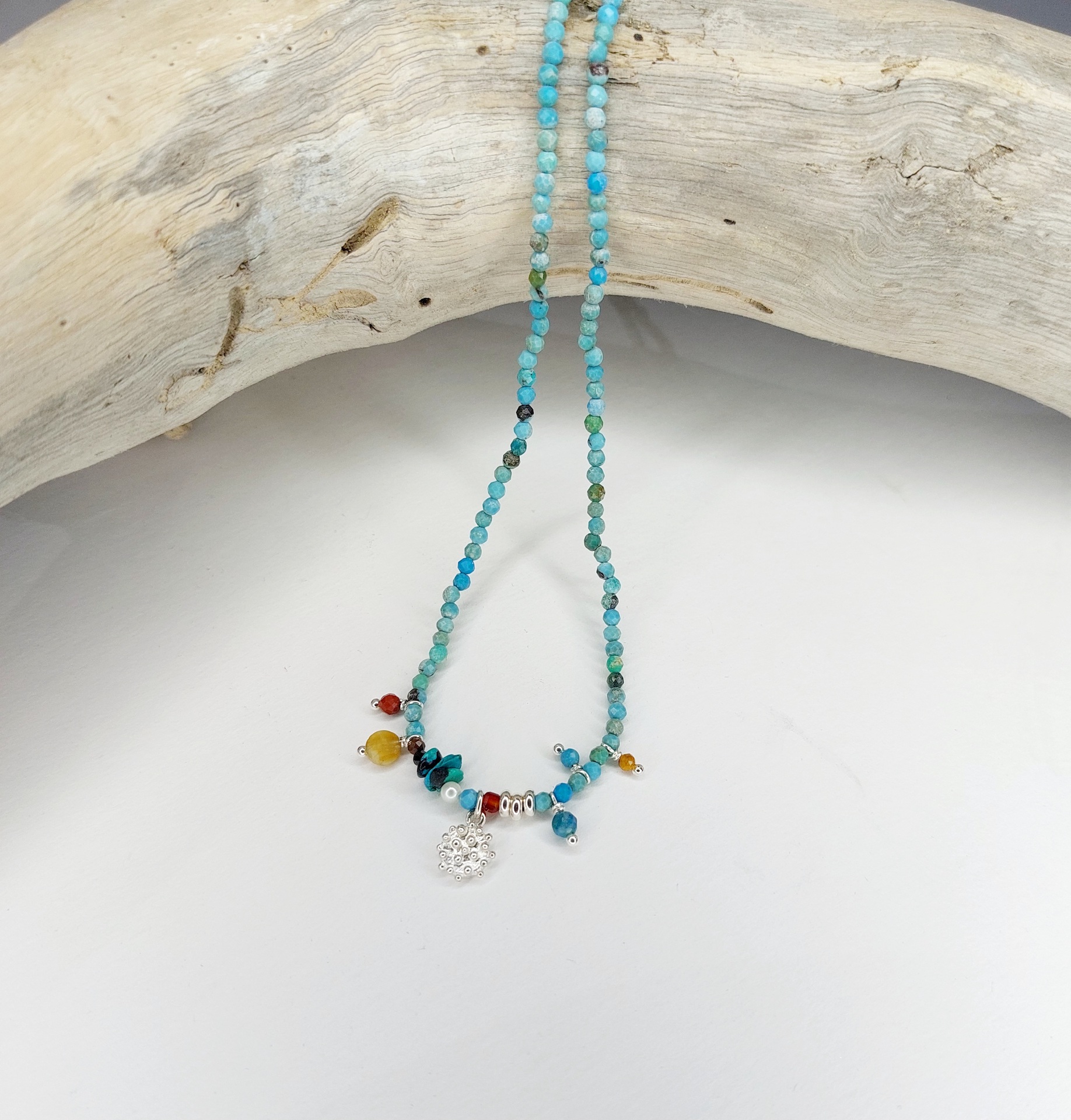 ras de cou pastille bogolan turquoise / argent 925°/00 / 96€