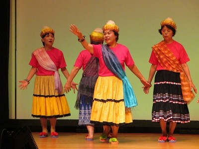 ９期演芸「ダンス：ネパールのマーダル・ダンス」
