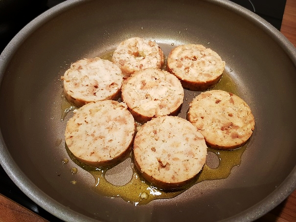 Knödelkult Semmelknödel aus dem Glas.