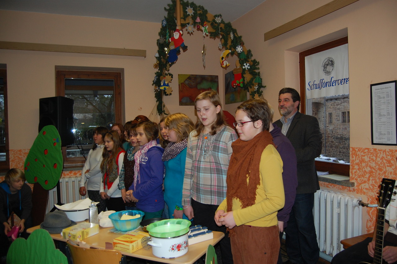 weihnachtliches Chorprogramm zur Eröffnung